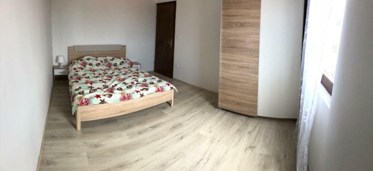 Apartman Zidak Вир Екстериор снимка